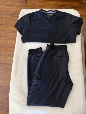 Fabletics Black Women's Jogger Scrub Set Pants